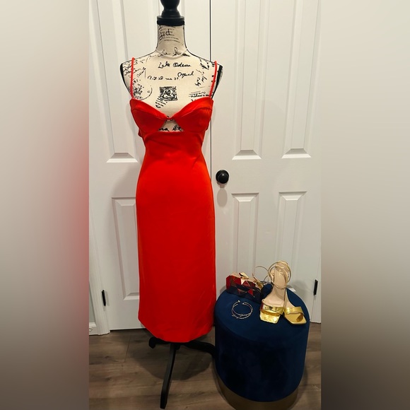 REVOLVE Vienna Midi Dress in Flame Orange
Bardot - Picture 4 of 11